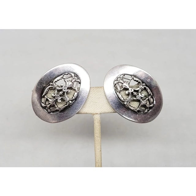 Napier Vintage 1950s Signed Napier Silvertone Oval Filigree Clip Earrings- 2 Pieces For Sale - Image 4 of 10