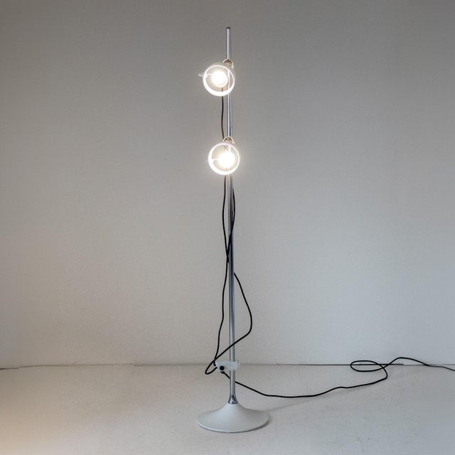 Mid-Century Modern White Metal Floor Lamp attributed to Elio Martinelli for Martinelli Luce, 1970s For Sale - Image 15 of 18
