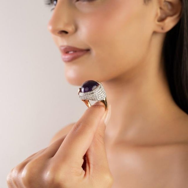 Purple Antique Cocktail 14.21 CTW Amethyst Cabochon Ring With Cluster Diamonds in 18k Gold Size 5 For Sale - Image 8 of 14