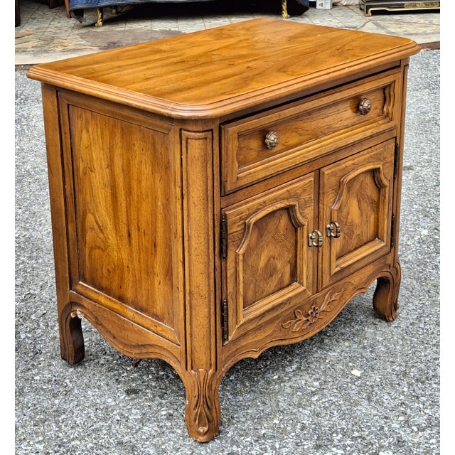 Pair Mid Century Drexel Cabernet Series Provincial Style Oak Bedside Tables For Sale - Image 10 of 17