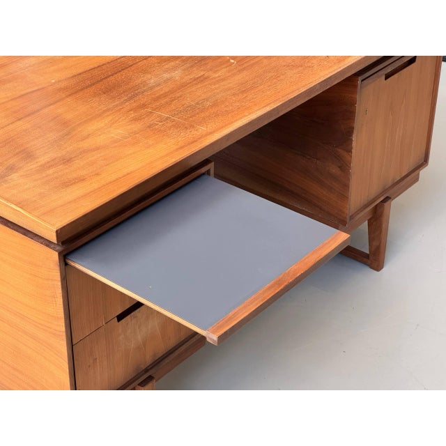 Wood Mid-Century Desk in Walnut, 1960s For Sale - Image 7 of 18