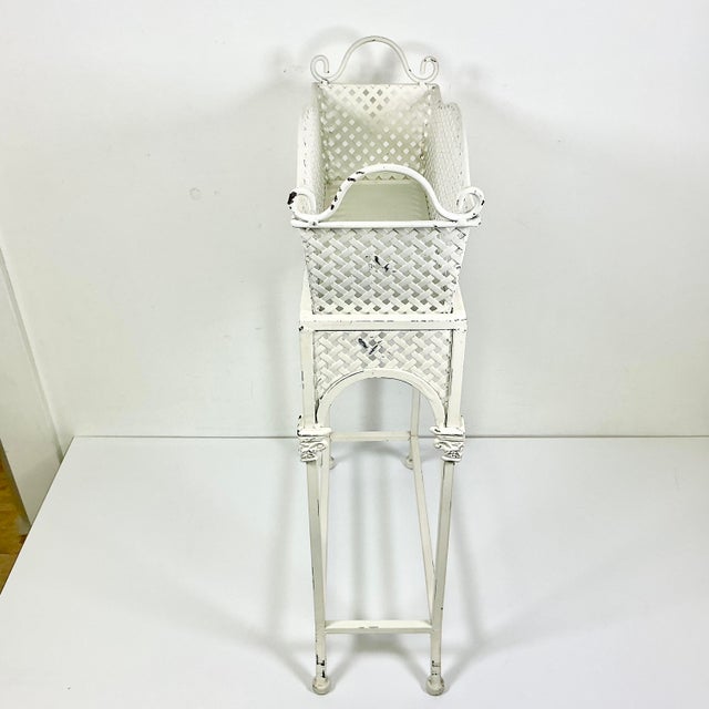1970s Mid-Century Boho Chic Coastal Victorian Tole Metal Flat Bar Lattice Plant Stand. For Sale - Image 9 of 13