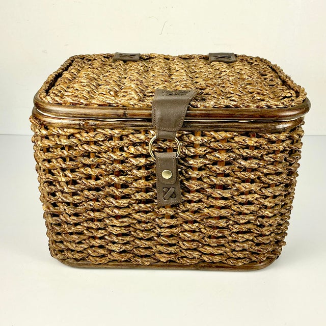 Burnt Umber 1980s Vintage Boho Chic Arts & Crafts Coastal Woven Jute Wicker & Bentwood Storage Lidded Basket For Sale - Image 8 of 15