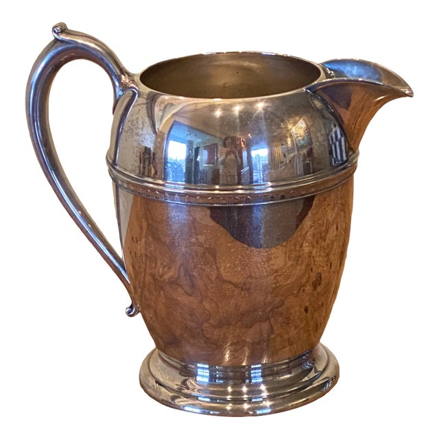 1960s Crescent Silver MFG Corp Silver-Plated Pedestal Water Pitcher 64 Ounces Capacity Deco Style With Strainer at Spout For Sale