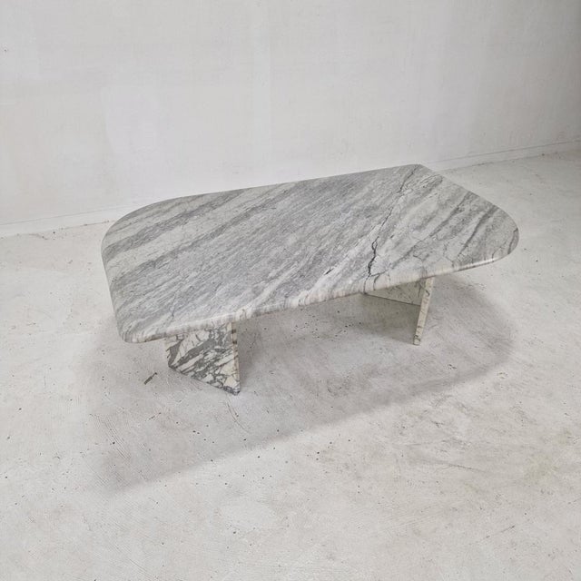White Italian Marble Coffee Table, 1970s For Sale - Image 8 of 18