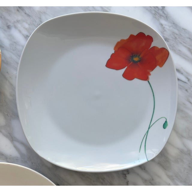 Mid 20th Century Painted Petals Eclectic Floral Wall Plate Curation - 8 Piece Set For Sale - Image 14 of 16
