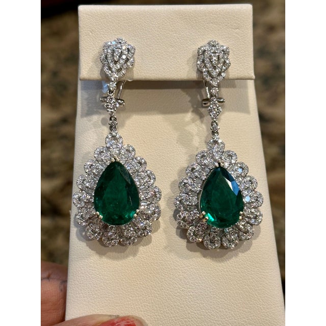GIA Certified 14Ct Pear/Drop Zambian Emerald 7 Ct Diamond Earrings 18 Kt Gold For Sale In New York - Image 6 of 18