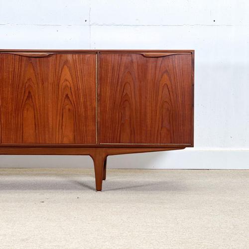 Dunvegan Sideboard from McIntosh For Sale - Image 11 of 14