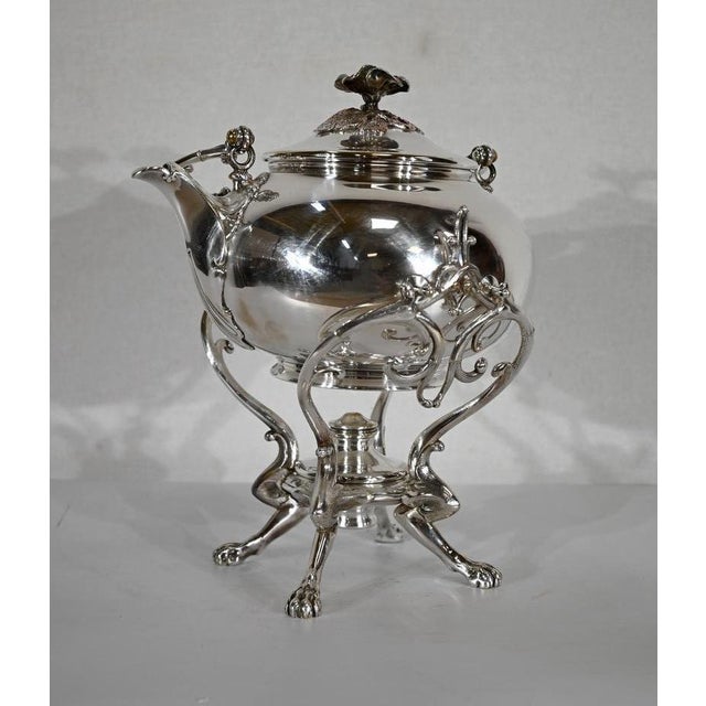 Elegant Samovar in silver metal from the famous Parisian goldsmithery house Christofle. Its founder introduced in the...
