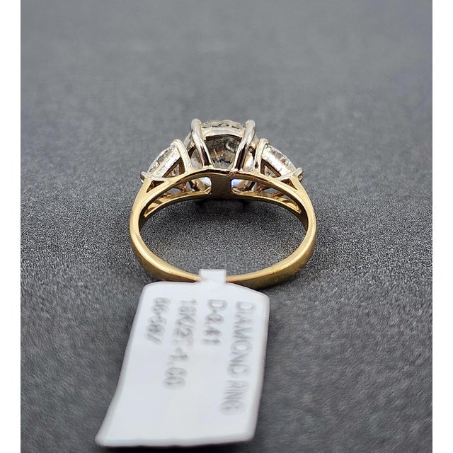 Silver 4.41 Ct 3-Stone Diamond Ring Set in 18k Yellow Gold Size 6.5 For Sale - Image 8 of 9