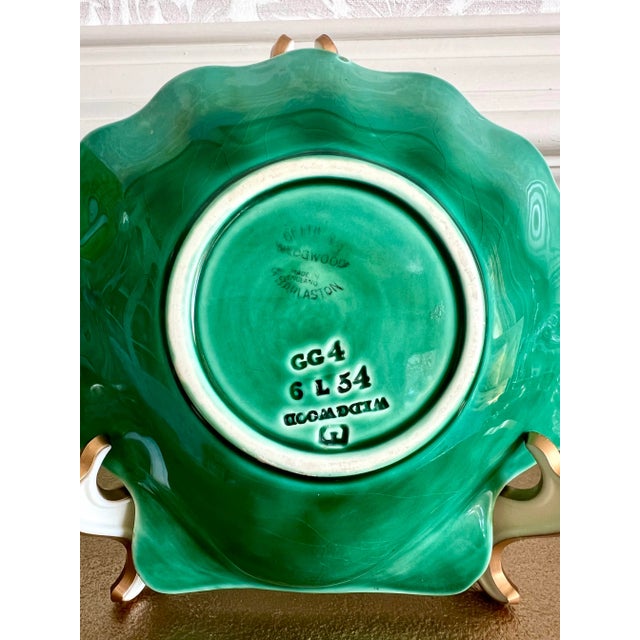 Mid-Century Modern 1954 Wedgwood Green Majolica Shell Dish — Made in England For Sale - Image 3 of 3
