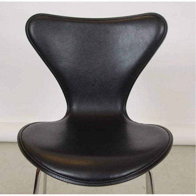 Barstool in Black Leather by Arne Jacobsen for Fritz Hansen For Sale - Image 3 of 11