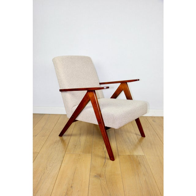 Vintage B-310 VAR Lounge Chair in Beige Structural Bouclé, 1970s For Sale - Image 9 of 12