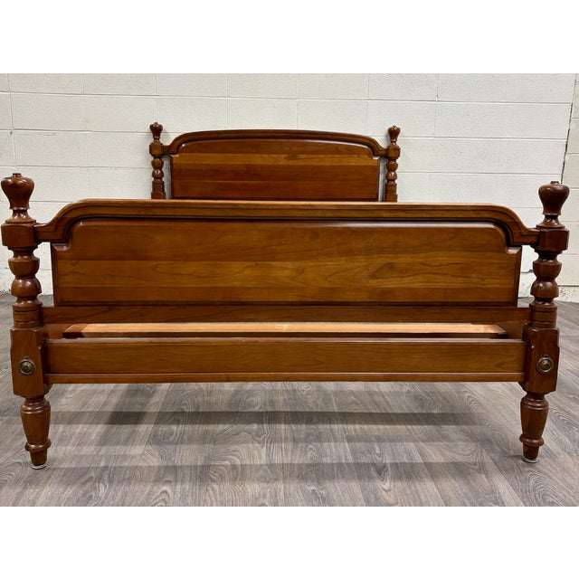 Vintage Full Size Traditional Colonial Style Low Poster Bed For Sale - Image 4 of 12