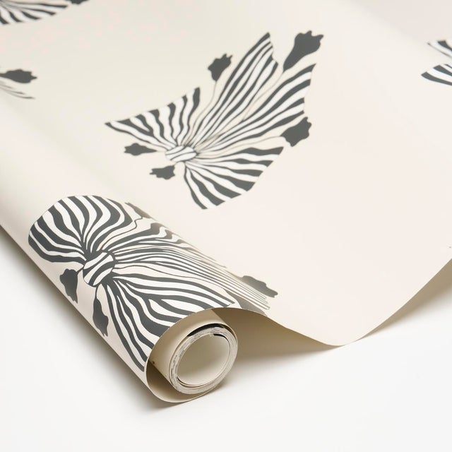 Schumacher SAMPLE - Schumacher x Marian Mcevoy Bow-Wow-Wow Wallpaper In Cream For Sale - Image 4 of 4