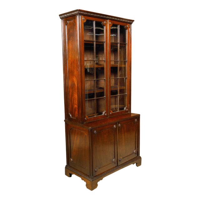 English 19th Century Mahogany Bookcase with Glass Doors and Carved Rosettes For Sale