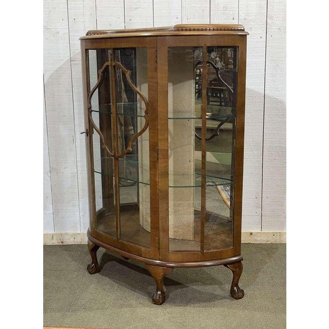 Vintage English Display Cabinet in Walnut, 1950s For Sale - Image 10 of 18