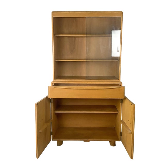Mid 20th Century Vintage Heywood-Wakefield Wheat Finish Hutch Cabinet, Mid-Century Modern For Sale - Image 5 of 12