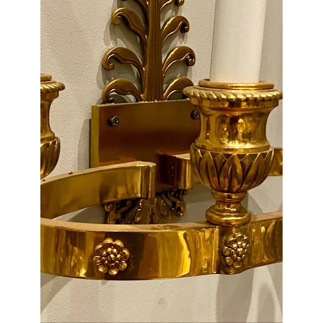 Early 20th Century Vintage Neoclassical French | Gilt Polished Bronze 4-Light Wall Sconce For Sale - Image 5 of 7
