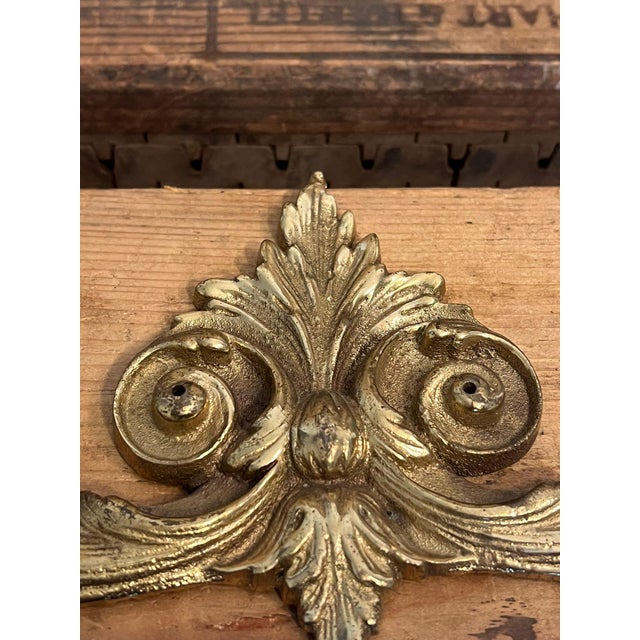 Gold Antique Brass Pediment Center Mount Garlands Cabinet Frame Mount For Sale - Image 8 of 8
