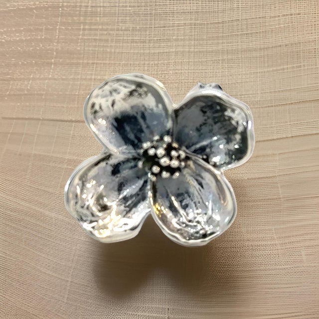 1990s Tiffany & Co Estate Dogwood Flower Brooch Sterling Silver 4.45 Grams For Sale - Image 11 of 11