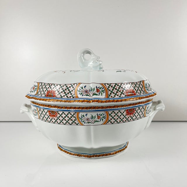 Round Rouen Sainfoin Model Soup Tureen from Gien, 1990 For Sale - Image 6 of 17