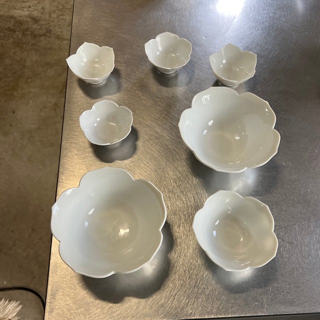 1970s Collection of Ceramic White Lotus Nesting Bowls- Set of 7 For Sale - Image 4 of 12