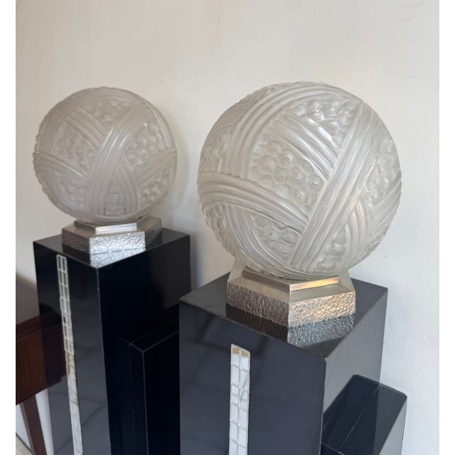 Art Deco Bronze Ball Lamps from Hettier & Vincent Turban, 1930s, Set of 2 For Sale - Image 4 of 18