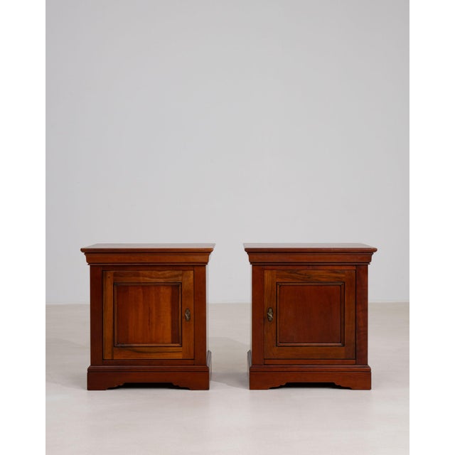 Traditional 20th Century France Rich Mahogany Pair Of Mahogany Bedside Cabinets For Sale - Image 3 of 11