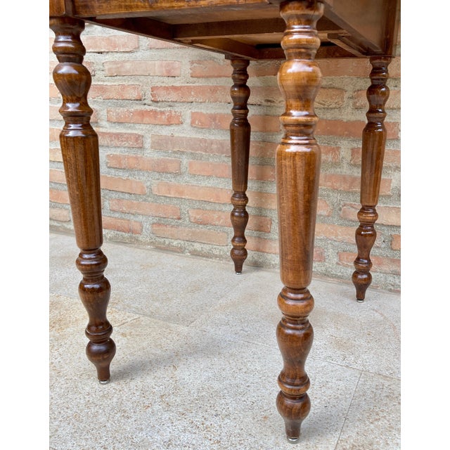 English Regency Walnut Table with Wings, 1890s For Sale - Image 14 of 18