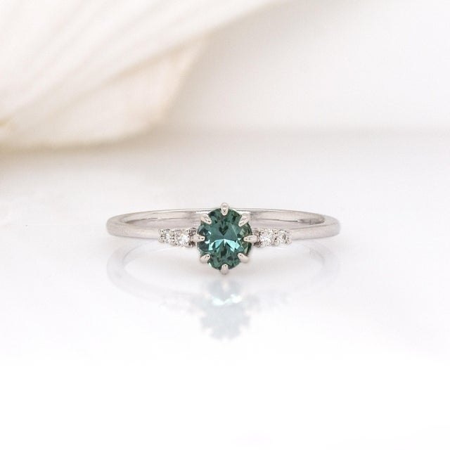 Contemporary Teal Sapphire Ring With Earth Mined Diamond Accents Ring: Solid 14k Gold, Size 6.75 For Sale - Image 3 of 7