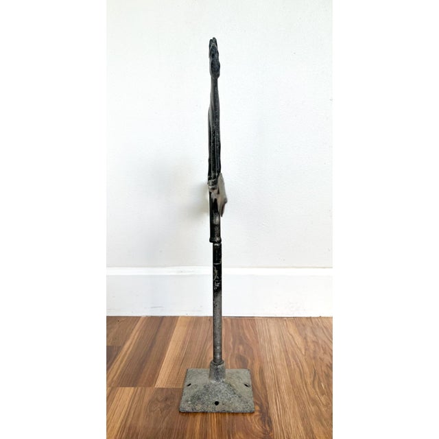 Early 20th Century Large Antique Cast Iron Boxer Dog Weathervane – Directional Arrow Design – Americana / Industrial / Farmhouse Decor For Sale - Image 5 of 15