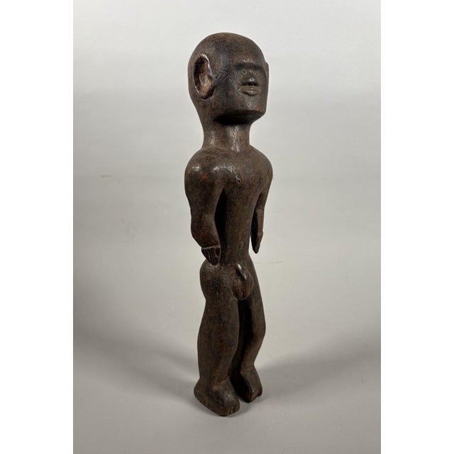 Mid 20th Century Male statue - Sculpture - Nyamwezi - Tanzania - Wood - Africa For Sale