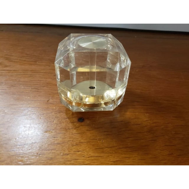 1950s 1950s American Hollywood Regency Lucite Faceted Cube Oil Sample Paperweight For Sale - Image 5 of 6