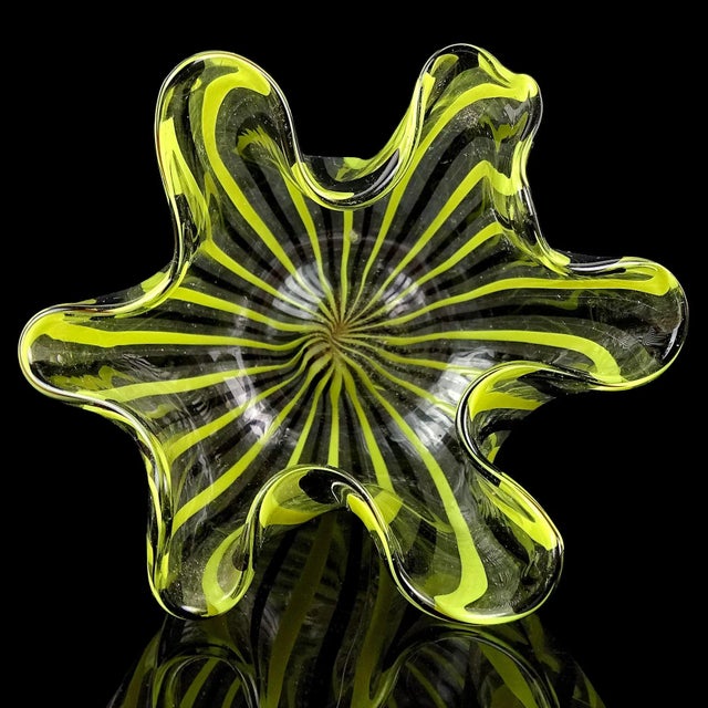 Vintage Venini Murano Signed Bianconi Black Yellow Filigrana Ribbons Italian Art Glass Decorative Fazzoletto Vase For Sale In Orlando - Image 6 of 7