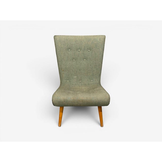 Swedish Mid-Century Modern, Slipper or Lounge Chair, Green Fabric, Beech, Sweden, 1940s An interesting Scandinavian...