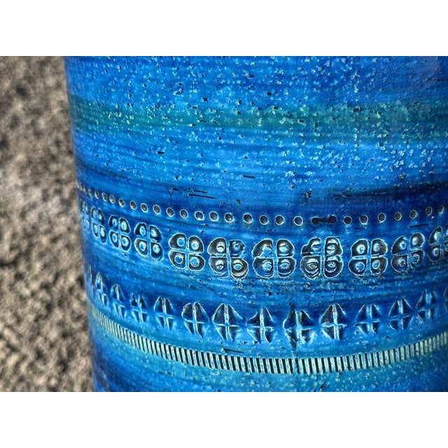 Cylindrical Ceramic Rimini Blue Vase from Bitossi, Italy 1960s For Sale - Image 6 of 18