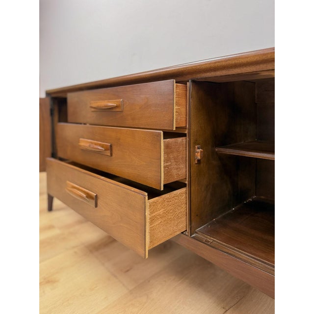 Brown Broyhill Emphasis MCM Credenza Sideboard Rare Vintage Collector Retro Furniture For Sale - Image 8 of 13