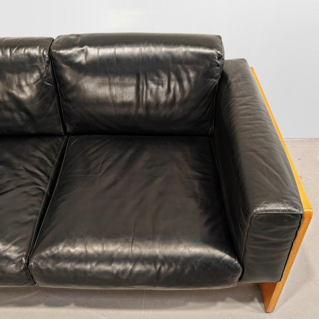 Sofa and Armchairs Mod. Bastiano in Oak Wood and Black Leather by Afra and Tobia Scarpa for Gavina, 1960s, Set of 3 For Sale - Image 11 of 18