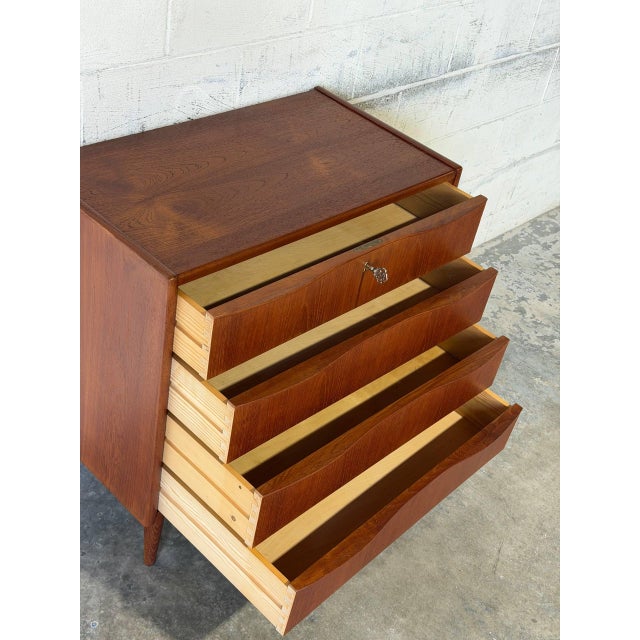 Teak 4-Drawer Dresser With Raised Edges and Sculpted Pulls Danish Mid-Century Modern 1960s For Sale - Image 12 of 12