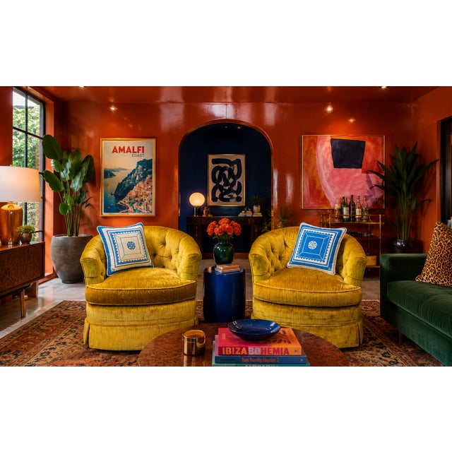 A striking and exceptionally comfortable pair of Henredon swivel lounge chairs dating to the 1970s. These generously...