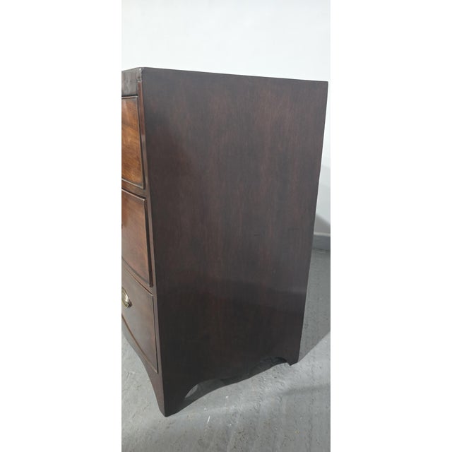 Small Georgian Chest of Drawers, 1790 For Sale - Image 3 of 11