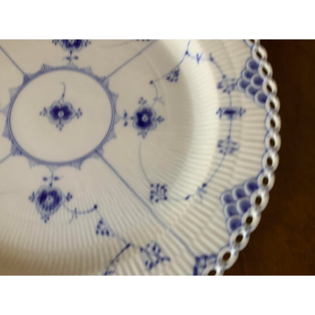 Traditional 1960s Royal Copenhagen Blue Fluted Full Lace Round Serving Platter 1041 For Sale - Image 3 of 7