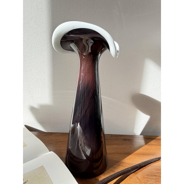 Napoleon Vase in Aubergine and White Opaline by Jerzy Słuczan-Orkusz for Glassworks Tarnowiec, Poland, 1980s For Sale - Image 6 of 14