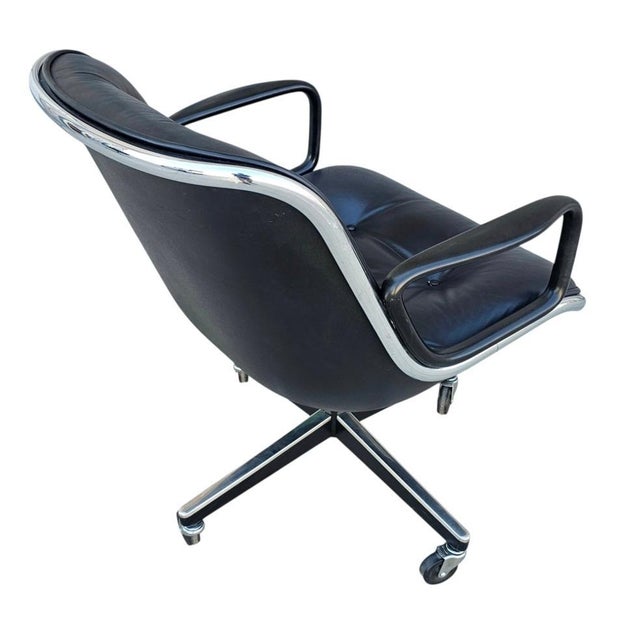 MCM to Modern Executive Armchair by Charles Pollock for Knoll Black Leather & 4 Prong Swivel Base For Sale In Los Angeles - Image 6 of 18