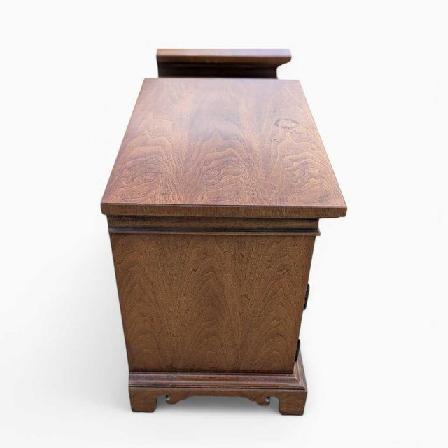 Pair of Thomasville Mid-Century Wood Nightstands For Sale In Los Angeles - Image 6 of 18