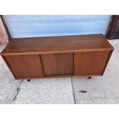 Mid 20th Century Cavalier low dresser/ Credenza, Attributed For Sale - Image 9 of 11