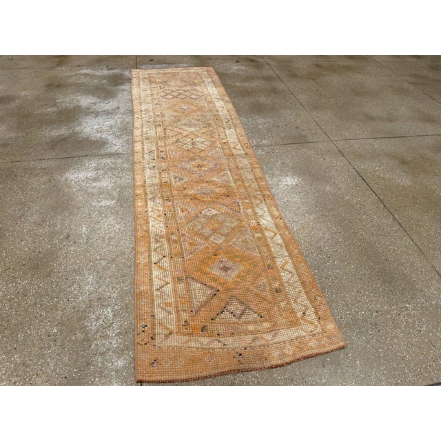 Apricot Galerie Shabab Collection Mid-20th Century Turkish Anatolian Runner For Sale - Image 8 of 10