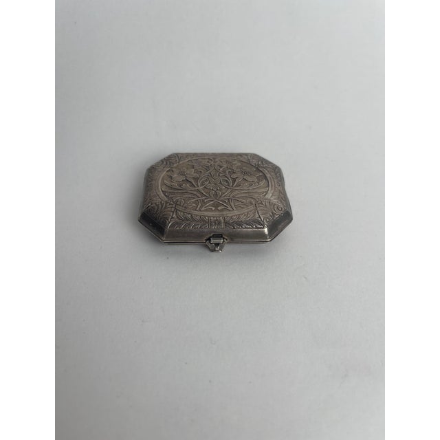 1930s Art Nouveau Silver Plated Compact Woodworth For Sale In Los Angeles - Image 6 of 6