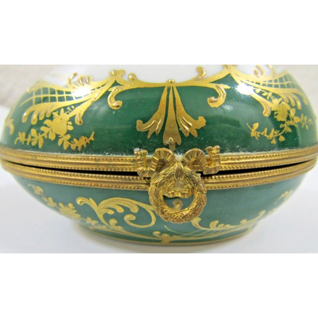 1950s Le Tallec Porcelain Egg Shaped Box with Flowers and Raised Gold Gilding For Sale In Miami - Image 6 of 11